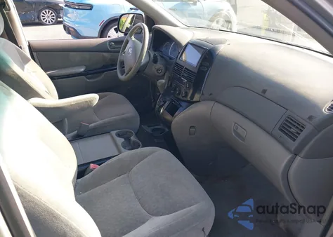 2005 Toyota Sienna Ce z USA, uszkodzony, nr VIN 5TDZA23C45S279947